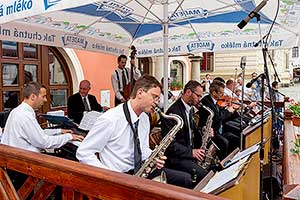 Jazzband schwarzenberské gardy, kapelník Martin Voříšek, 29.6.2014, Festival komorní hudby Český Krumlov, foto: Lubor Mrázek (1/12)