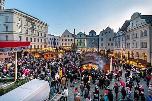 1. adventní neděle - otevření Adventu spojené s rozsvícením vánočního stromu, Český Krumlov 27.11.2022, foto: Lubor Mrázek (1/39)