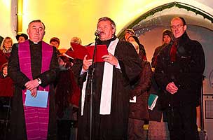 Hudebně poetické otevření adventu spojené s rozsvícením vánočního stromu, náměstí Svornosti Český Krumlov, 28.11.2010, foto: Lubor Mrázek (2/8)
