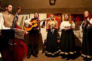 Vánoční koncert českokrumlovské folkové skupiny Kapka, Advent a Vánoce v Českém Krumlově 2010 (4/8)