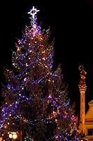Hudebně poetické otevření adventu spojené s rozsvícením vánočního stromu, náměstí Svornosti Český Krumlov, 27.11.2011, foto: Lubor Mrázek (12/24)