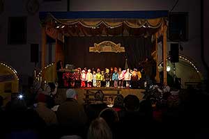 4. adventní neděle - společné zpívání u vánočního stromu, Český Krumlov 18.12.2011, foto: Lubor Mrázek (9/28)