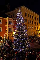 1. adventní neděle - hudebně poetické otevření adventu a rozsvícení vánočního stromu, 1.12.2013, foto: Lubor Mrázek (11/16)