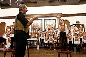 Nesem vám noviny - koncert Brumlíků a hostů, ZUŠ Český Krumlov, 19.12.2013, foto: Lubor Mrázek (7/24)
