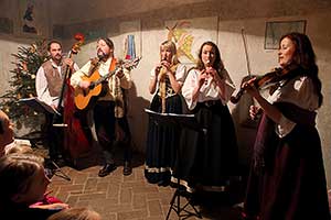 Kapka - tradiční vánoční koncert českokrumlovské folkové kapely, 25.12.2013, foto: Lubor Mrázek (1/12)