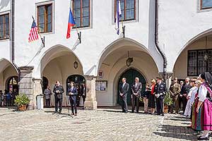Slavnostní akt u příležitosti 70. výročí konce II. světové války, náměstí Svornosti Český Krumlov, 8.5.2015, foto: Lubor Mrázek (11/36)