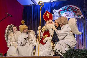 Mikulášská nadílka 5.12.2015, Advent a Vánoce v Českém Krumlově, foto: Lubor Mrázek (18/28)