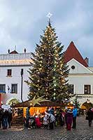 Společné zpívání u vánočního stromu, 3. adventní neděle 11.12.2016, foto: Lubor Mrázek (6/44)