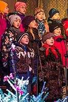 Společné zpívání u vánočního stromu, 3. adventní neděle 11.12.2016, foto: Lubor Mrázek (38/44)