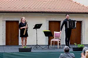 Štěpánka Šediváková (saxofon), Filip Kratochvíl (akordeon), 7.7.2019, Festival komorní hudby Český Krumlov - 33. ročník, foto: Lubor Mrázek (5/16)
