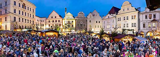 1. adventní neděle - otevření Adventu spojené s rozsvícením vánočního stromu, Český Krumlov 1.12.2019, foto: Lubor Mrázek (1/56)