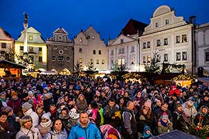 1. adventní neděle - otevření Adventu spojené s rozsvícením vánočního stromu, Český Krumlov 1.12.2019, foto: Lubor Mrázek (3/56)