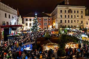 1. adventní neděle - otevření Adventu spojené s rozsvícením vánočního stromu, Český Krumlov 1.12.2019, foto: Lubor Mrázek (24/56)
