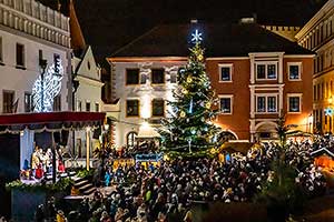 1. adventní neděle - otevření Adventu spojené s rozsvícením vánočního stromu, Český Krumlov 1.12.2019, foto: Lubor Mrázek (27/56)