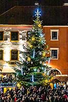 1. adventní neděle - otevření Adventu spojené s rozsvícením vánočního stromu, Český Krumlov 1.12.2019, foto: Lubor Mrázek (29/56)