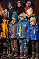 Společné zpívání u vánočního stromu, 3. adventní neděle v Českém Krumlově 15.12.2019, foto: Lubor Mrázek (32/71)