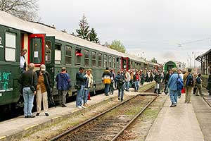1. května 2004, 12.30 hodin - Mimořádný vlak "Tří zemí", foto: Lubor Mrázek (12/59)