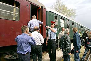 1. května 2004, 12.30 hodin - Mimořádný vlak "Tří zemí", foto: Lubor Mrázek (16/59)