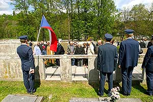 Pietní akt v Rájově, oslavy 60. výročí konce 2. světové války v regionu Český Krumlov, foto: Lubor Mrázek (14/15)