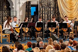 "Naše město žije uměním" - slavnostní koncert k 240. výročí ZUŠ Český Krumlov, Zámecká jízdárna 13. května 2022, foto: Lubor Mrázek (38/129)