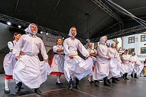 Svatováclavské slavnosti a Mezinárodní folklórní festival 2022 v Českém Krumlově, sobota 24. září 2022, foto: Lubor Mrázek (25/119)