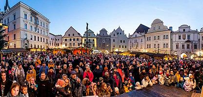 1. adventní neděle - otevření Adventu spojené s rozsvícením vánočního stromu, Český Krumlov 27.11.2022, foto: Lubor Mrázek (10/39)