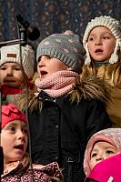 3. adventní neděle - společný zpěv vánoční písně Tichá noc, Český Krumlov 11. 12. 2022, foto: Lubor Mrázek (12/71)