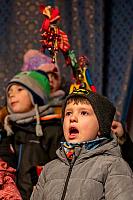 3. adventní neděle - společný zpěv vánoční písně Tichá noc, Český Krumlov 11. 12. 2022, foto: Lubor Mrázek (42/71)