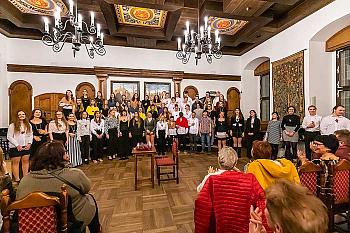 Čas radosti, veselosti - předvánoční koncert Medvíďat s hosty, ZUŠ Český Krumlov 17. 12. 2022, foto: Lubor Mrázek (32/32)
