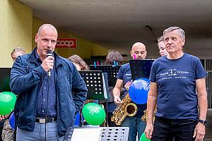 Krumzuš Band a Festival Krumlov swingovali 5. 6. 2023 na sídlištích Plešivec a Mír, foto: Lubor Mrázek (1/56)