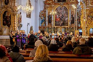 International School of Prague: Staroanglické duchovní skladby, klášterní kostel Božího Těla a Panny Marie, 2. adventní neděle 10. 12. 2023, foto: Lubor Mrázek (3/82)